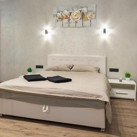 Жк Светлопарк Apartment Kyiv Exterior photo